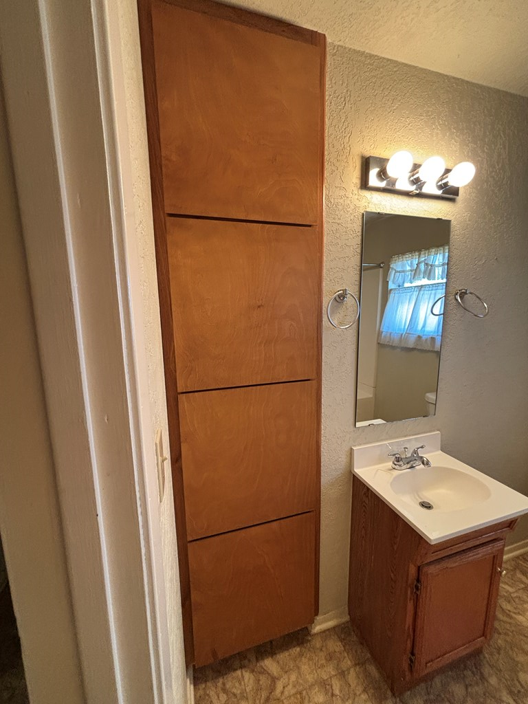 306 S Broadway Property Photo 22