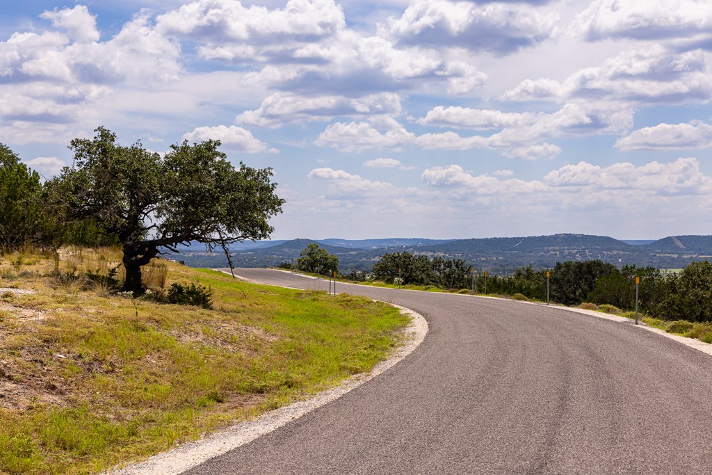 192 Dark Sky Path Property Photo 8