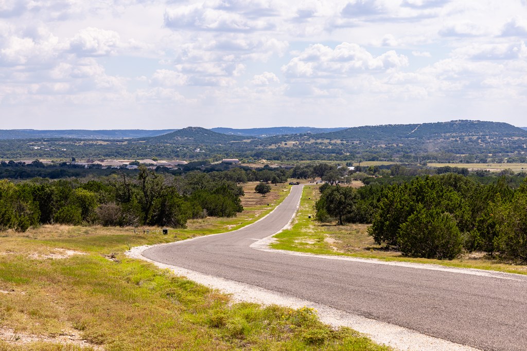 312 Dark Sky Path Property Photo 16