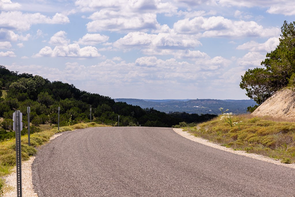 496 Dark Sky Path Property Photo 3