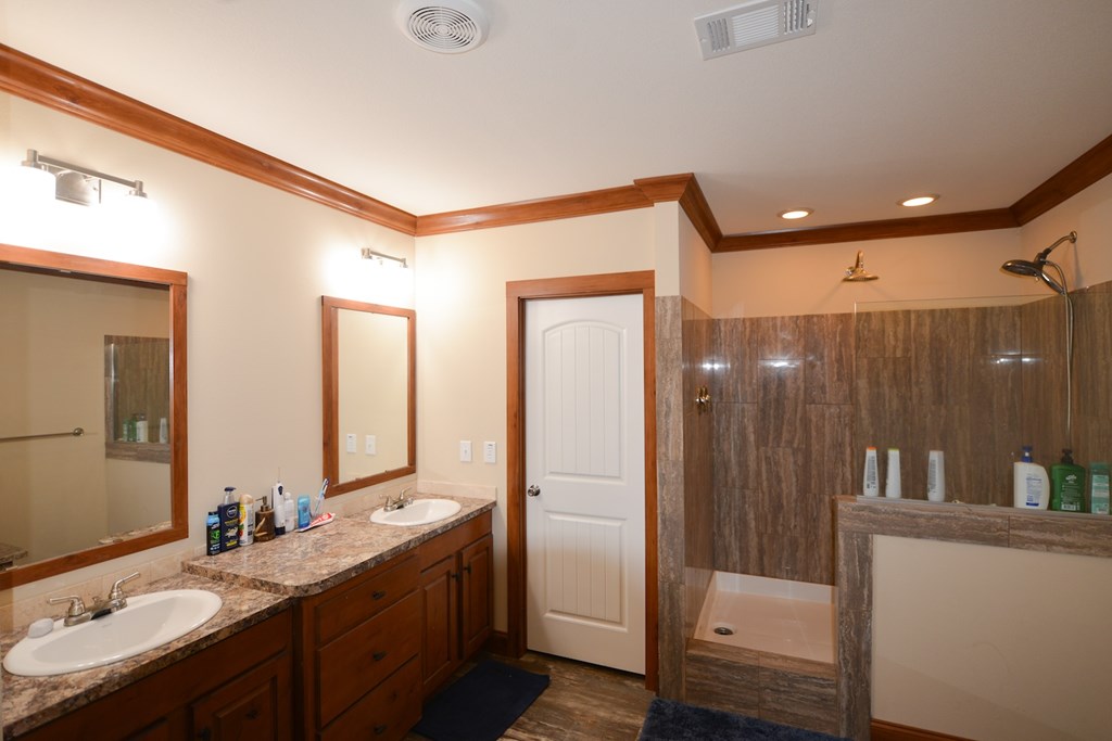 120809 Property Photo 16