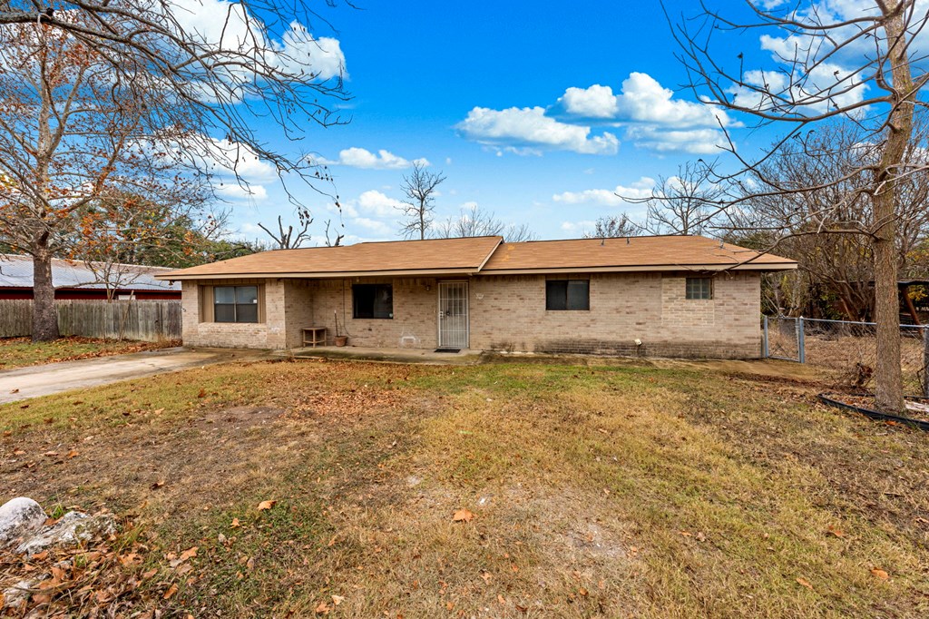 311 Leslie Dr Property Photo 3