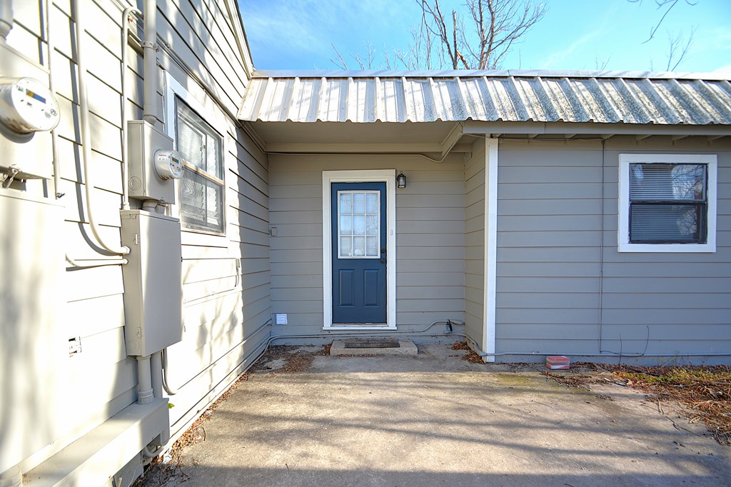 1707-a E Main St Property Photo 3