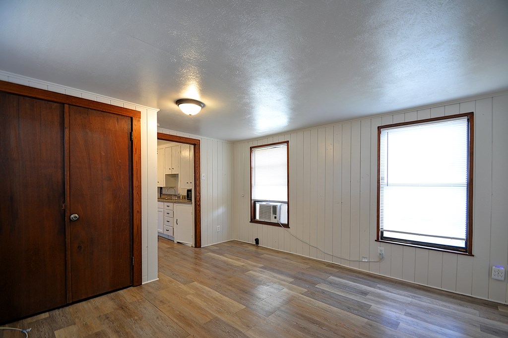 1707-a E Main St Property Photo 6