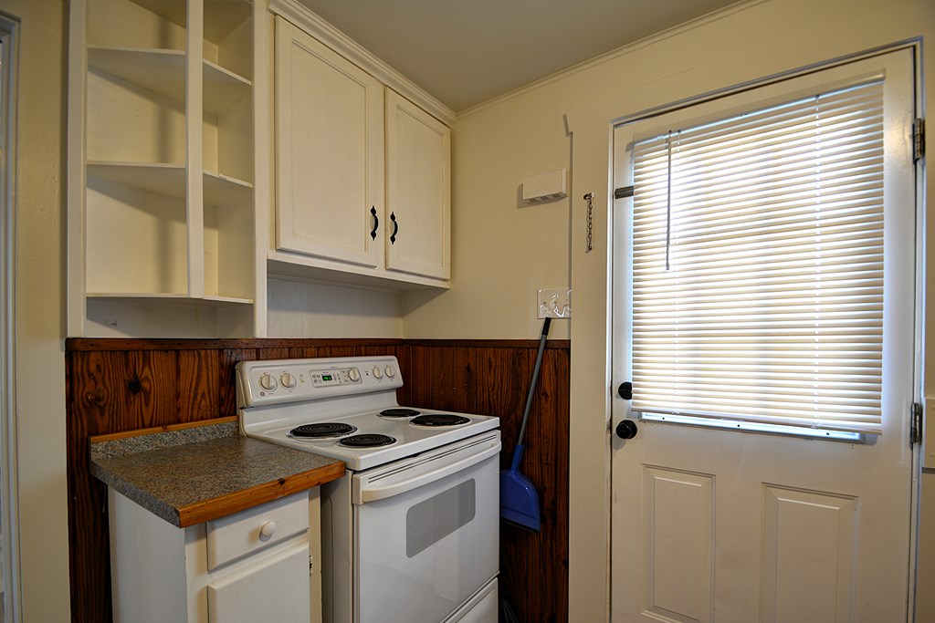 1707-a E Main St Property Photo 11