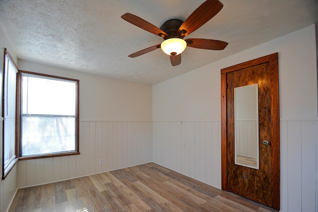 1707-a E Main St Property Photo 18