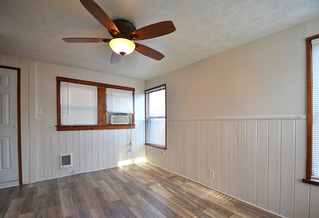 1707-a E Main St Property Photo 19