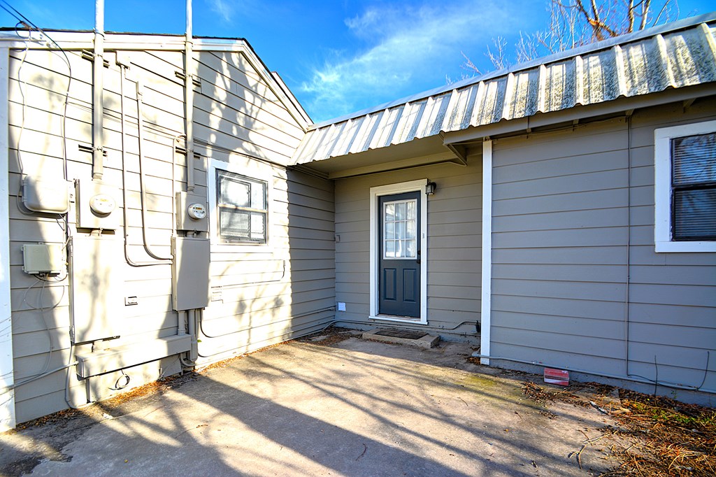 1707-a E Main St Property Photo 23