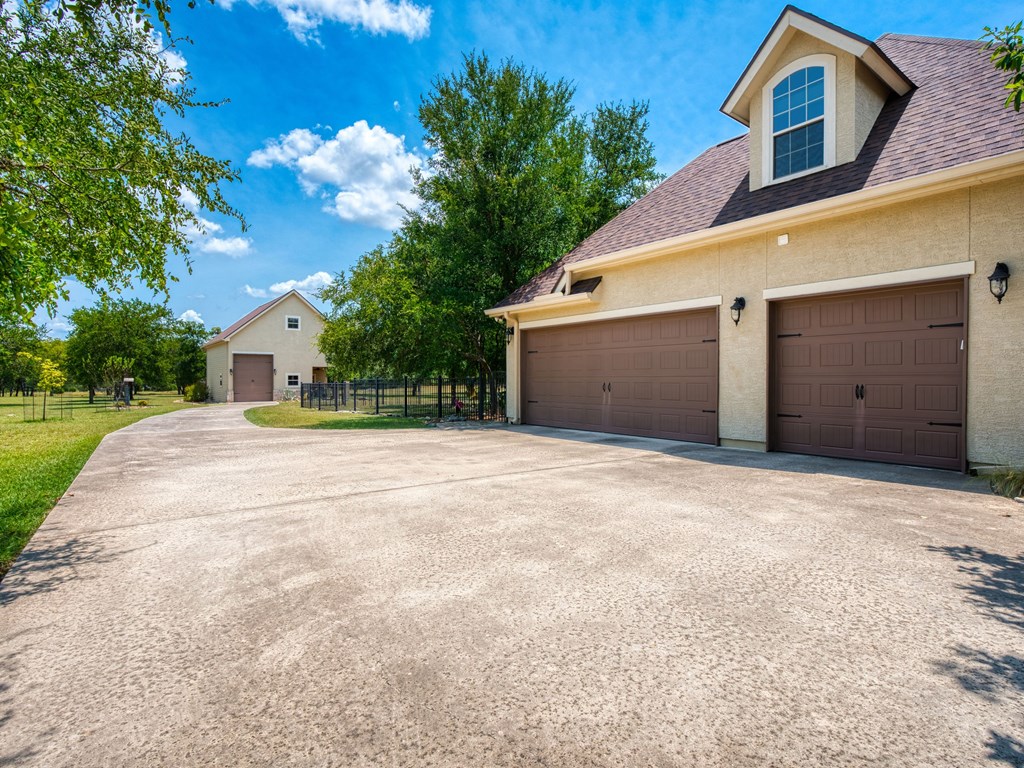181 Highland Meadows Property Photo 3