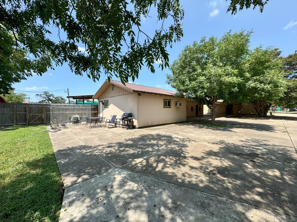 521-601 Clay St Property Photo 37