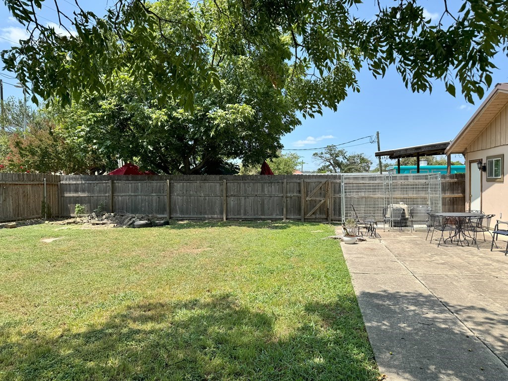 521-601 Clay St Property Photo 38