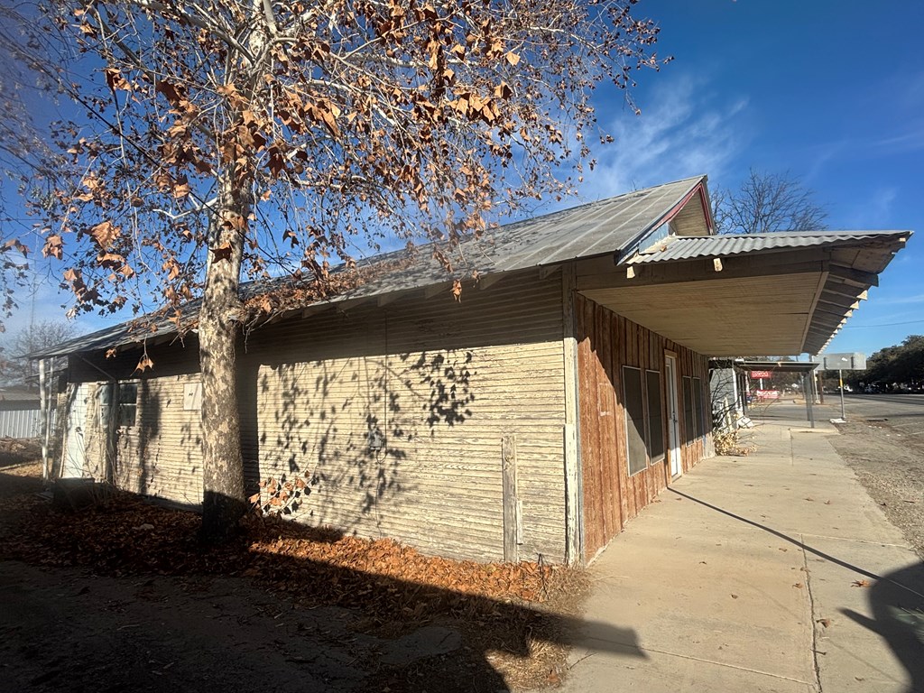 100 N Nueces St Property Photo 18