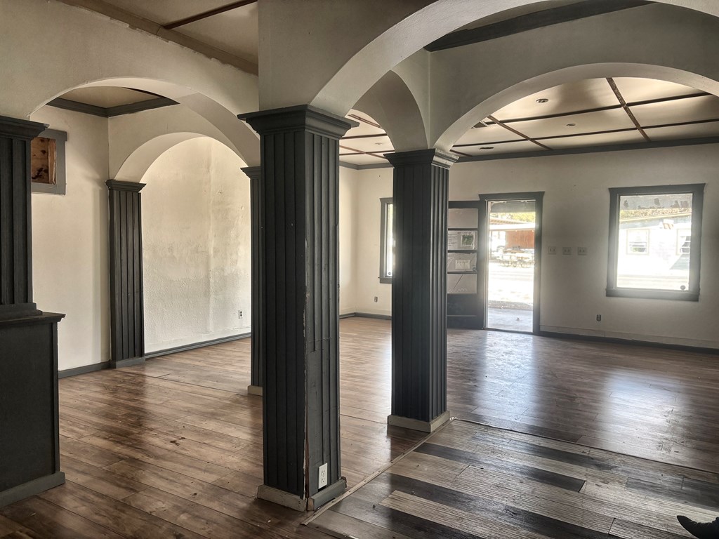 100 N Nueces St Property Photo 19
