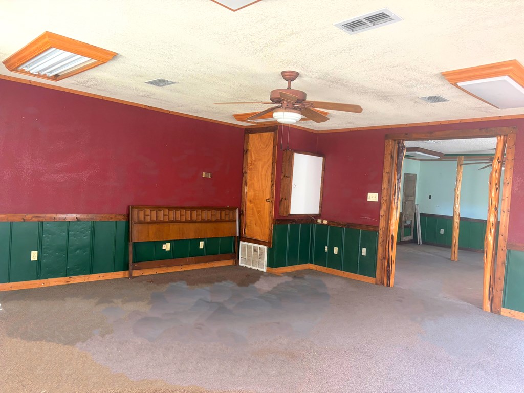 100 N Nueces St Property Photo 27