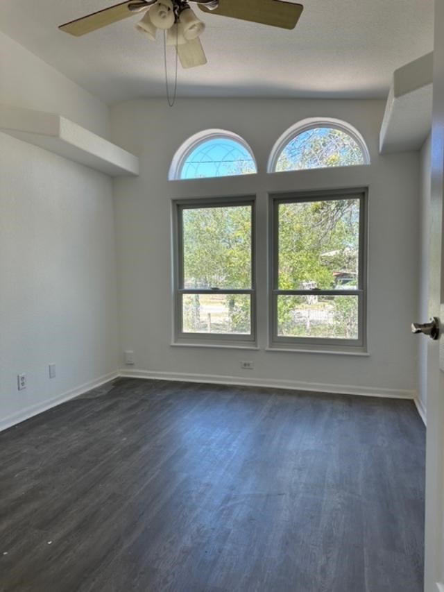 314 W First St Property Photo 17