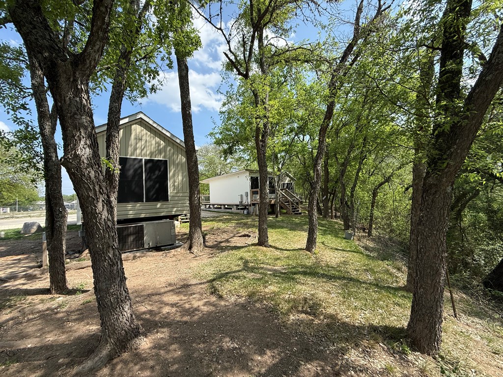 2915 Riverside Dr Property Photo 6
