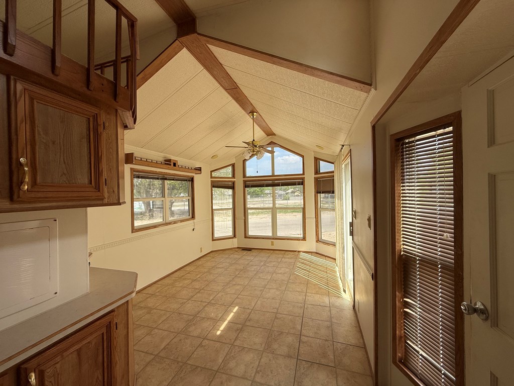 2915 Riverside Dr Property Photo 7