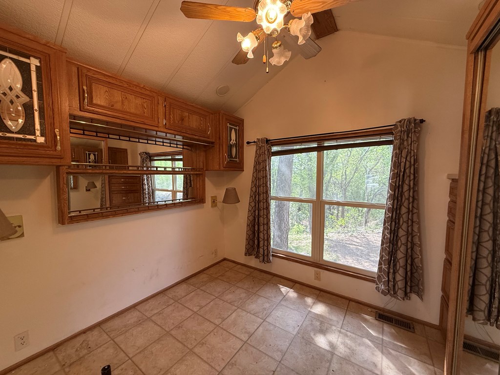 2915 Riverside Dr Property Photo 10