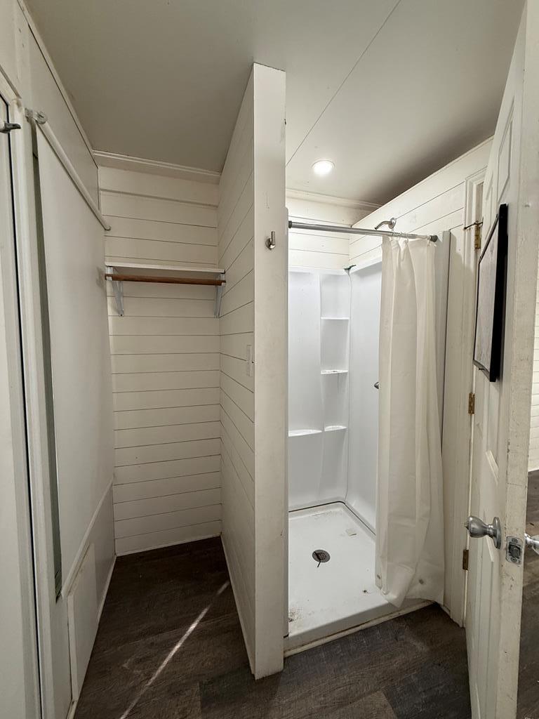 2915 Riverside Dr Property Photo 18