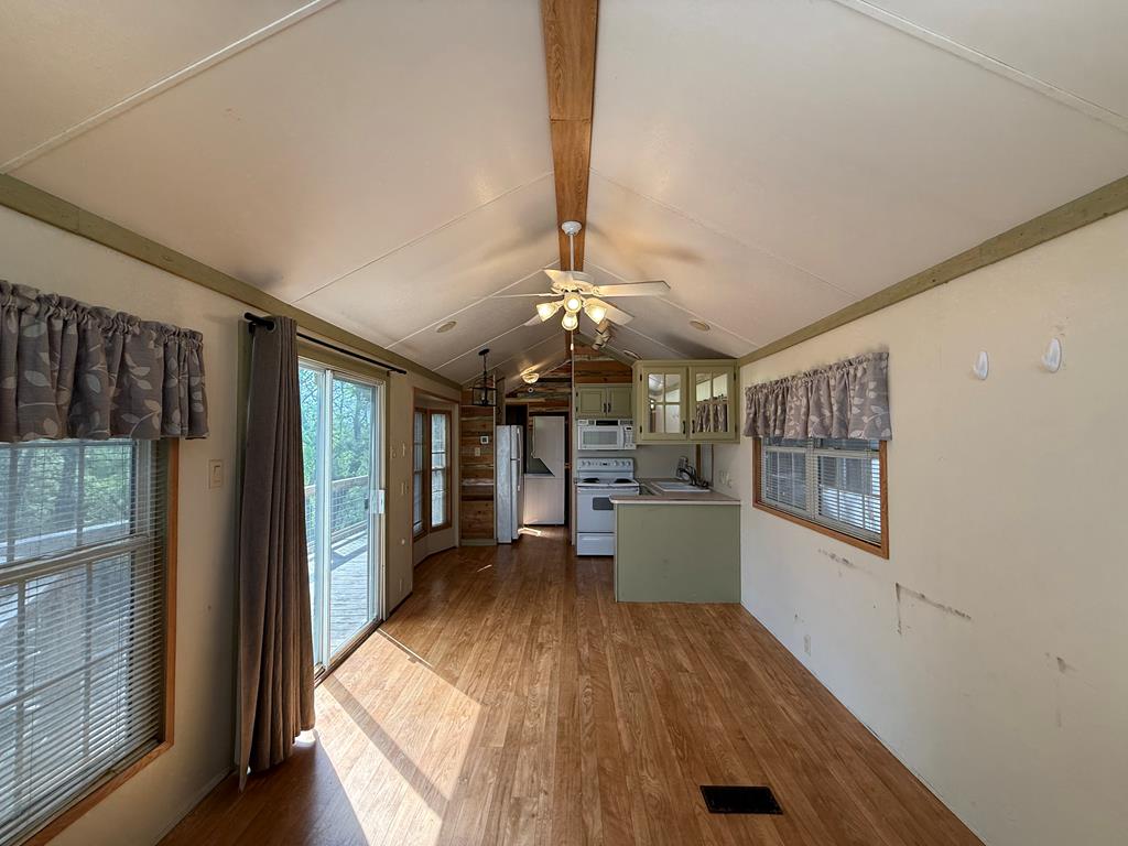 2915 Riverside Dr Property Photo 25