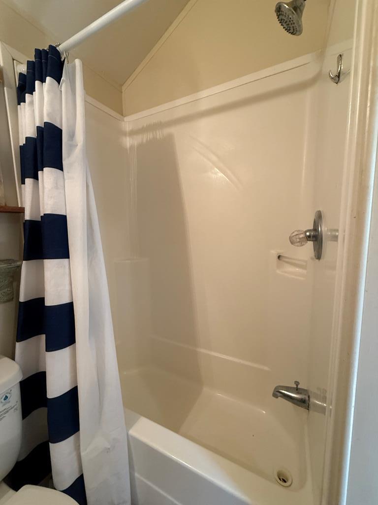 2915 Riverside Dr Property Photo 28