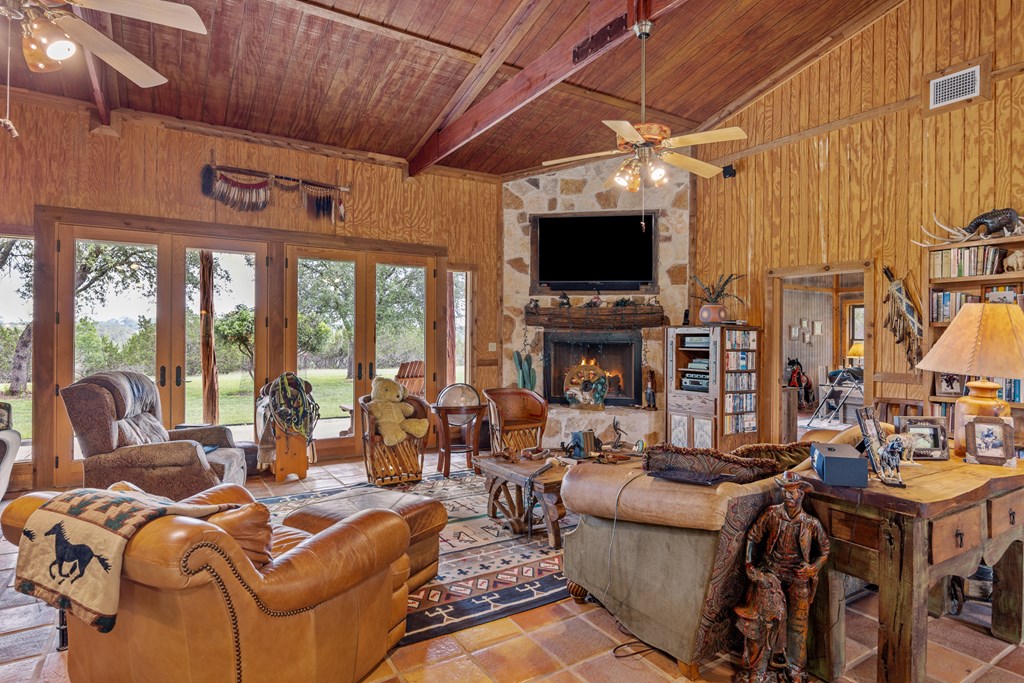1897 Kyle Ranch Rd Property Photo 3