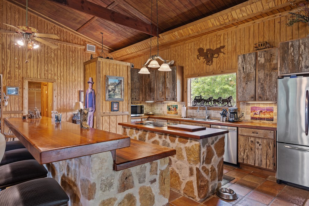1897 Kyle Ranch Rd Property Photo 4