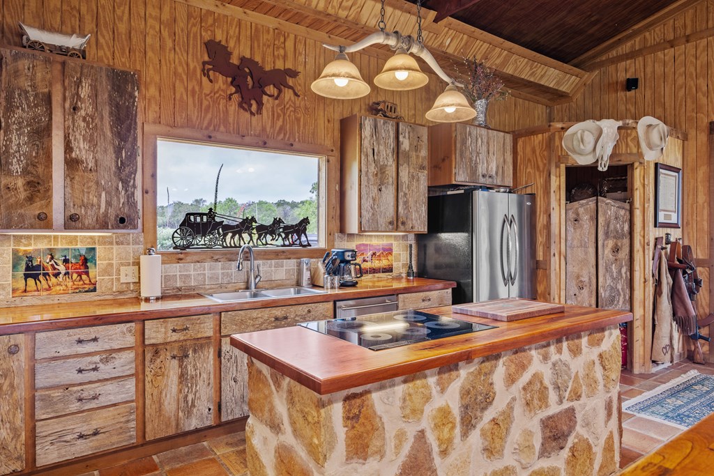 1897 Kyle Ranch Rd Property Photo 5