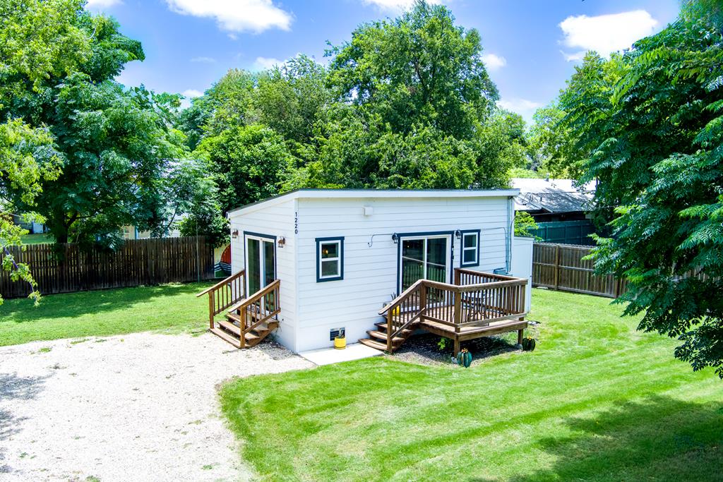 1220 Aransas St Property Photo 1