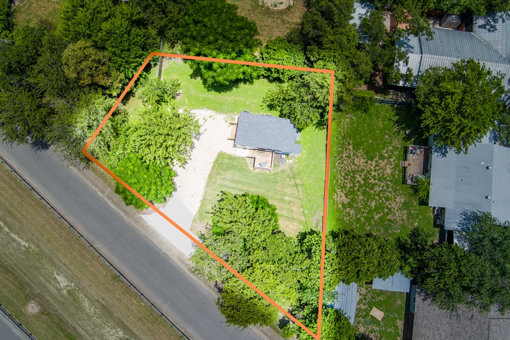 1220 Aransas St Property Photo 2