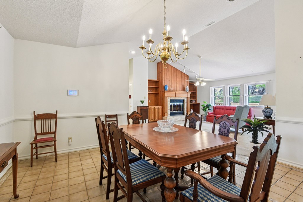 1310 Warbler Dr Property Photo 7