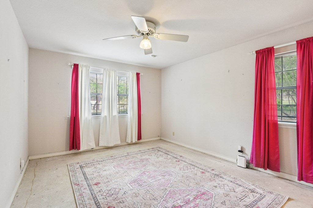 1310 Warbler Dr Property Photo 12