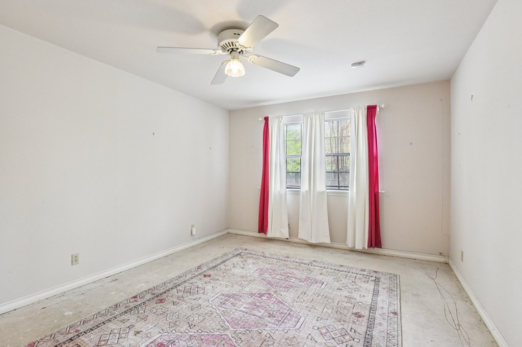 1310 Warbler Dr Property Photo 13