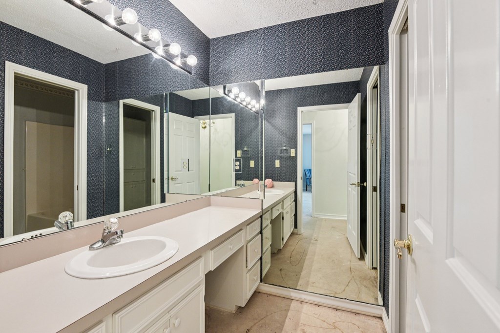 1310 Warbler Dr Property Photo 17