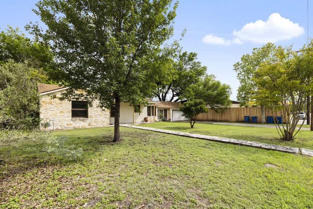 111 Lewis Rd Property Photo 3