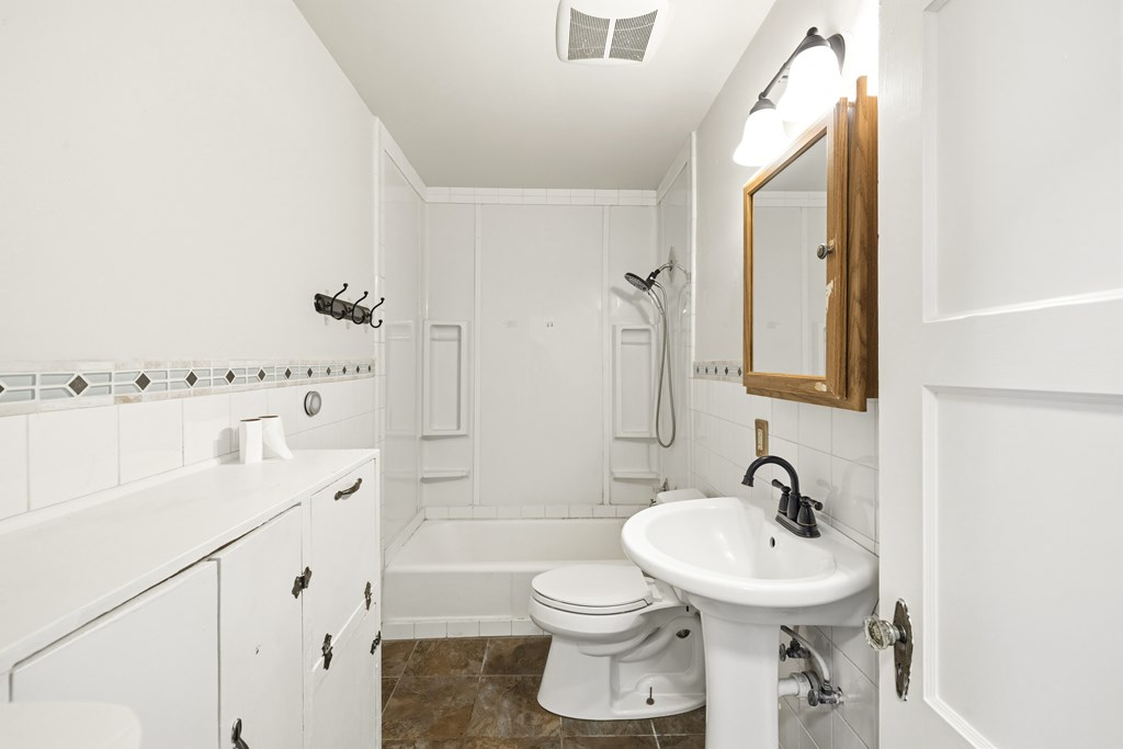 111 Lewis Rd Property Photo 20