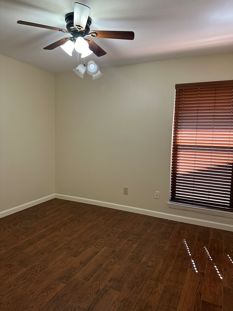1900b West Lane Property Photo 9