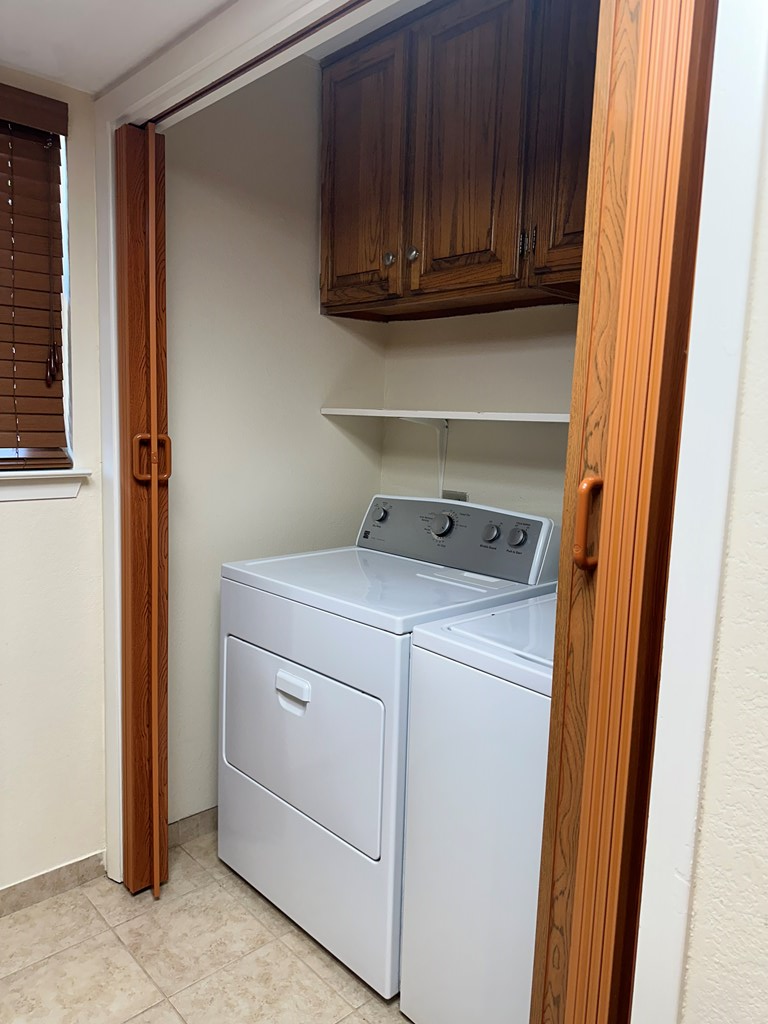 1900b West Lane Property Photo 14