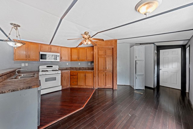 232 Codrington Property Photo 18