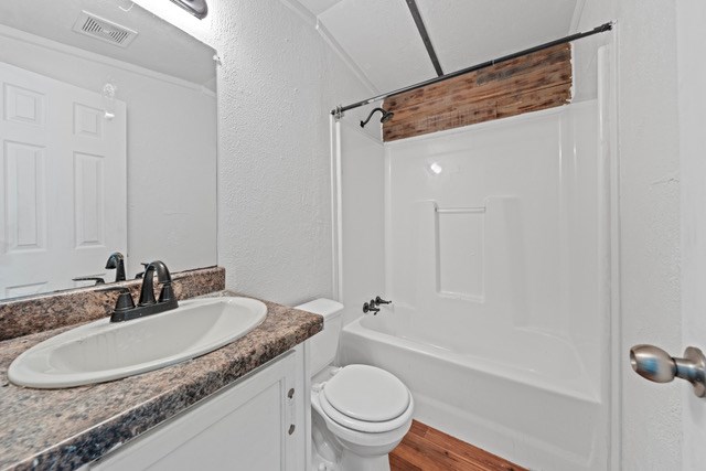 232 Codrington Property Photo 27