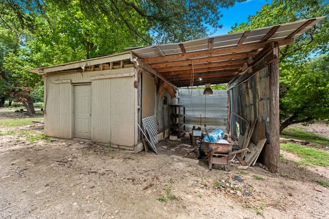 232 Codrington Property Photo 28