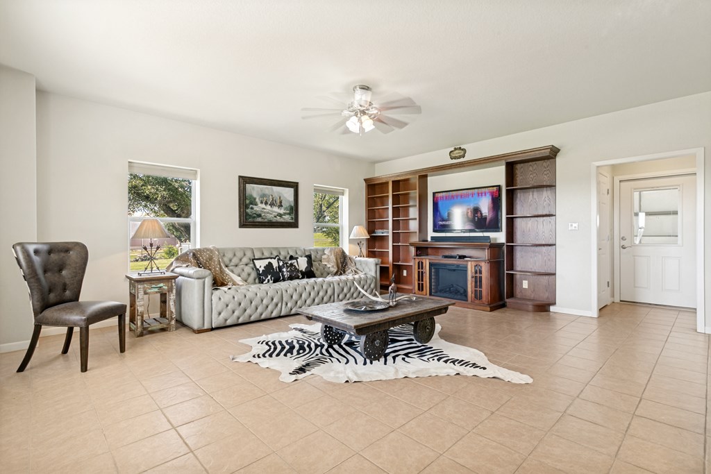 2881 Aviation Loop Property Photo 5
