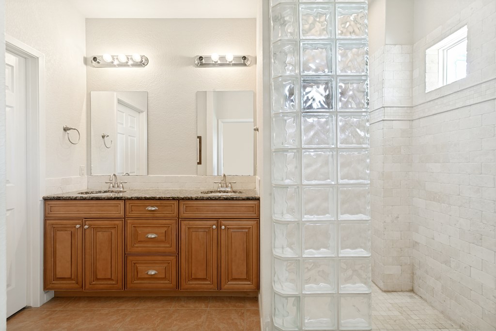 2881 Aviation Loop Property Photo 15