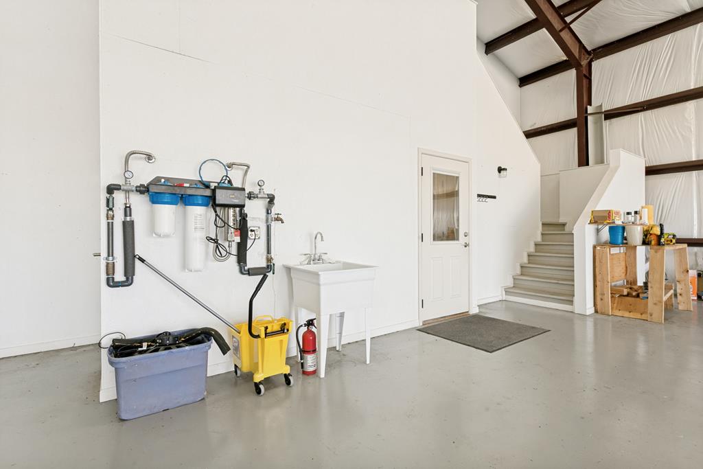 2881 Aviation Loop Property Photo 18