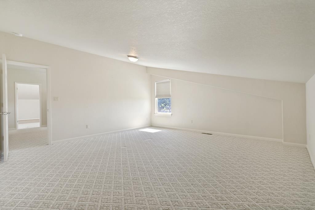 2881 Aviation Loop Property Photo 19