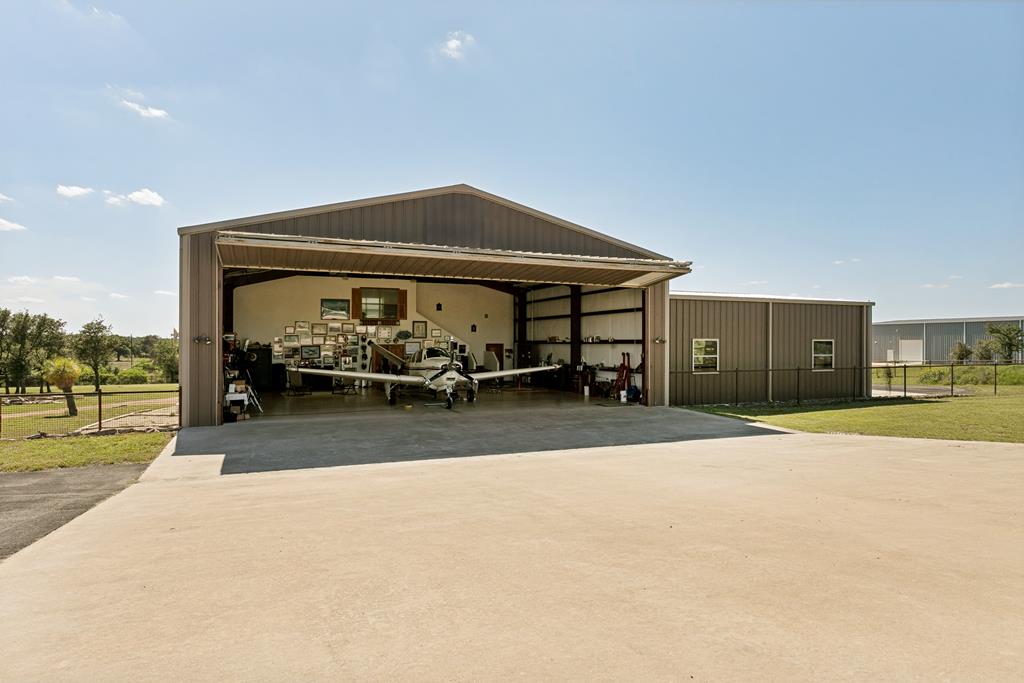 2881 Aviation Loop Property Photo 22