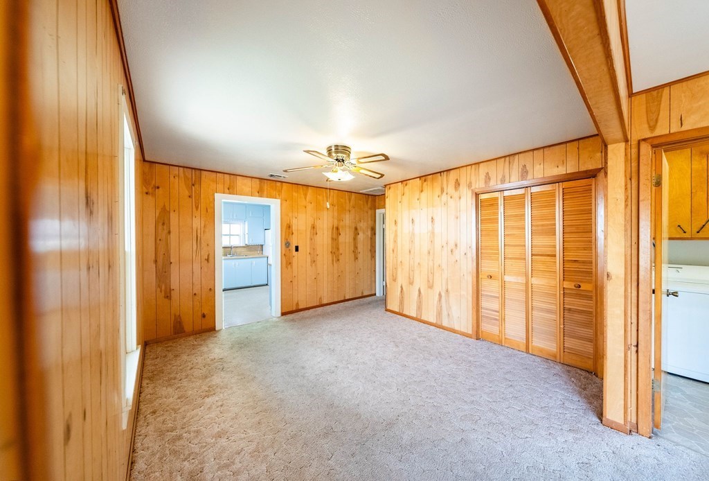 201 E Highway St Property Photo 19