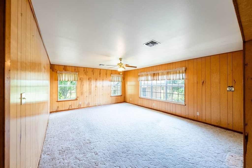 201 E Highway St Property Photo 20