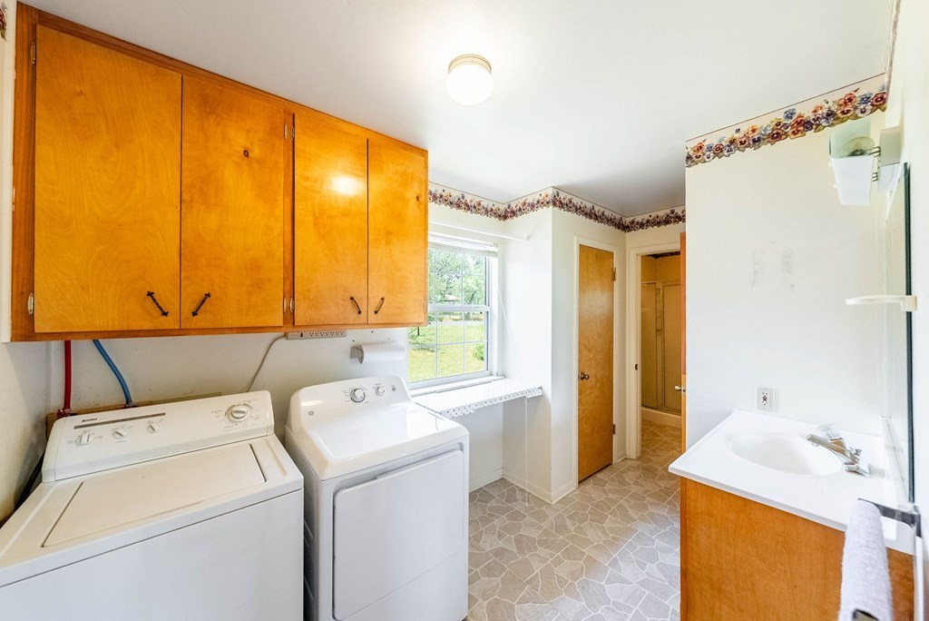 201 E Highway St Property Photo 22
