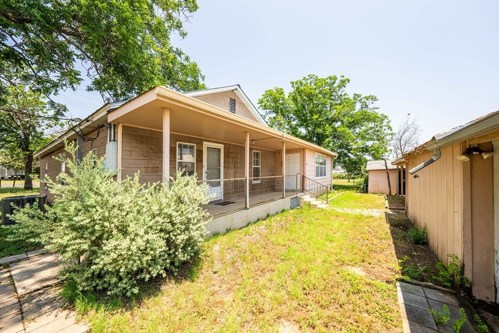 201 E Highway St Property Photo 31
